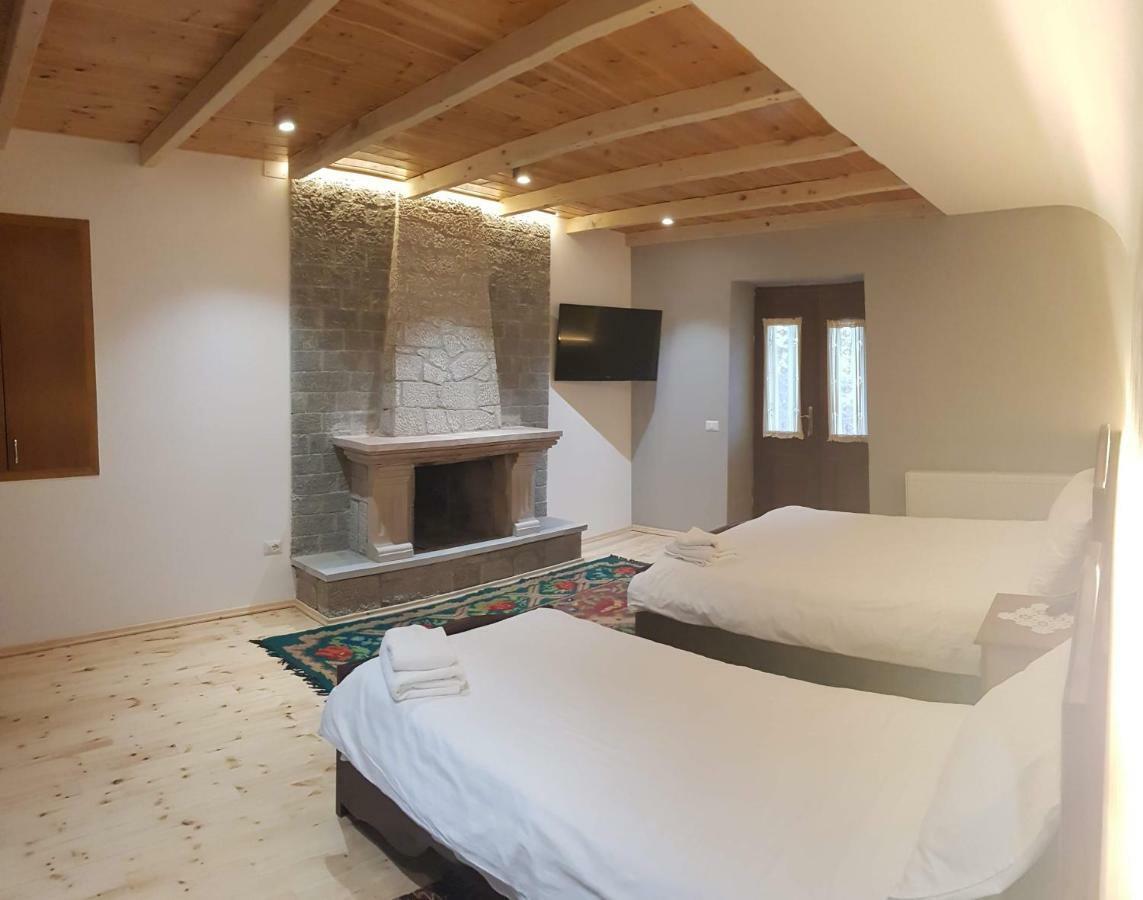 Pashuta Hotel Voskopoje Ngoại thất bức ảnh