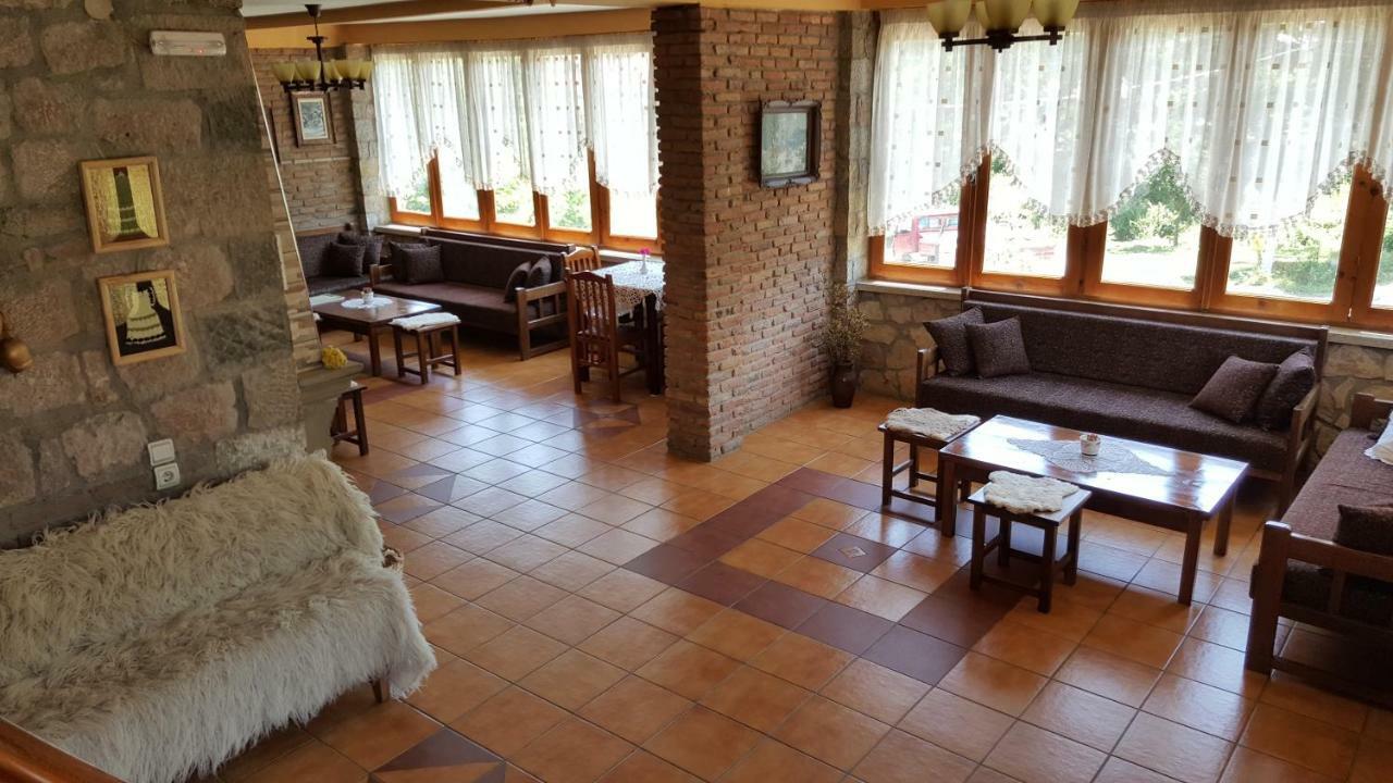 Pashuta Hotel Voskopoje Ngoại thất bức ảnh